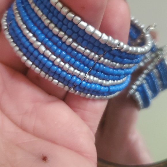 Beaded and layered with a metallic touch bracelets - Picture 3 of 5